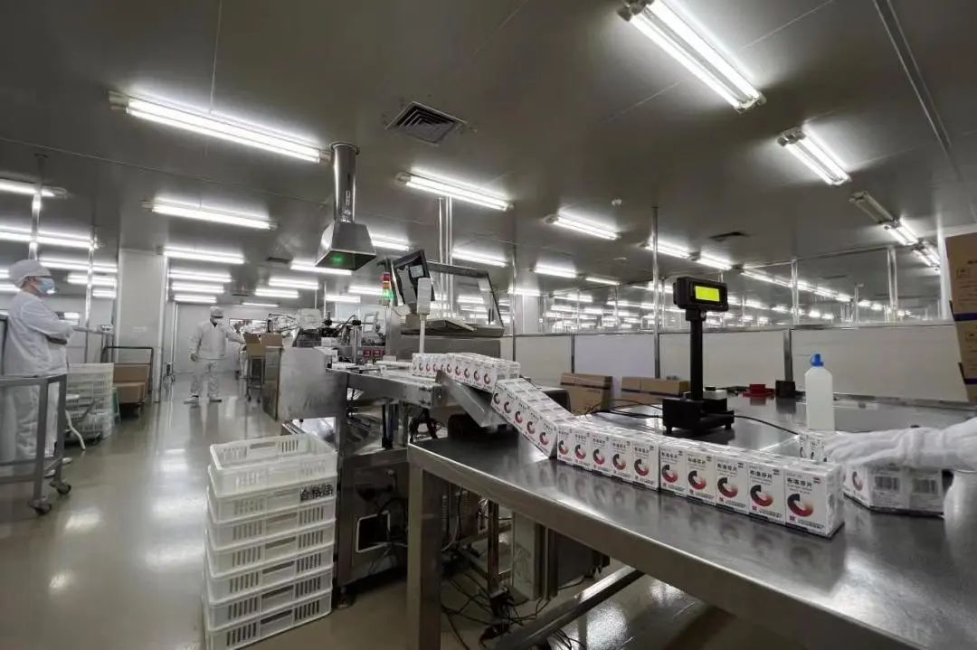 图为广药集团Z6·尊龙凯时布洛芬生产车间